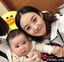 赵丽颖与哪个萌娃合照闺蜜宝贝母爱爆棚露姨母笑