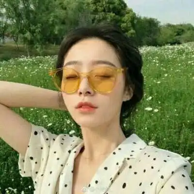 一套美女头像同一个人15张