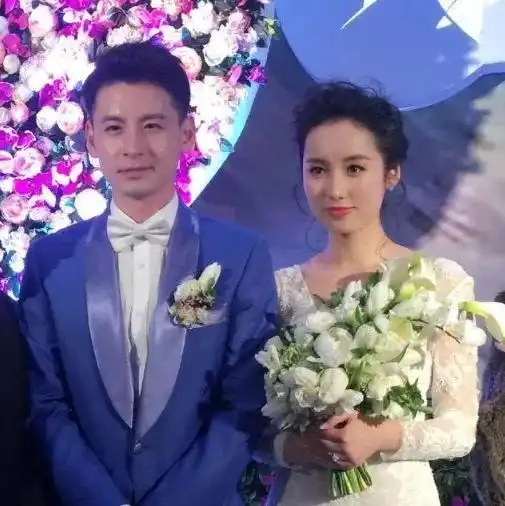 她是唐嫣的闺蜜,因吃火锅被富二代看上,闪婚后被宠成小公主
