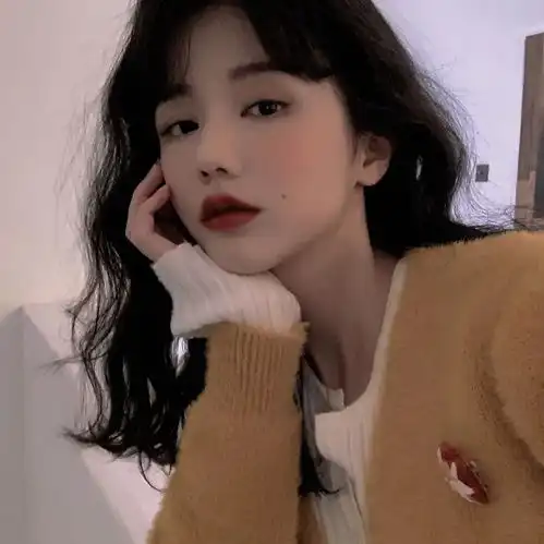 女生头像托腮令人惊艳的都不会来得太早