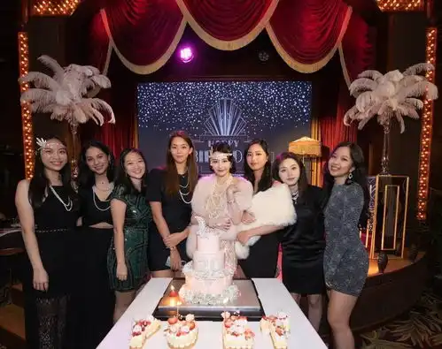53岁邱淑贞罕有现身女儿生日宴,母女合影似姐妹,珠光宝气显奢华