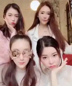 方媛怀二胎5月与网红闺蜜同框,气质差别真的很大