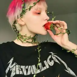 闺蜜头像真人版两张一人一张可爱时而傻笑时而心酸