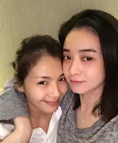 昔日是刘涛的好闺蜜,如今现身机场无人问津,只好尴尬离去