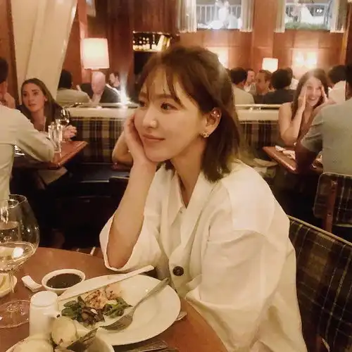我们新晋女生头像被青睐者wendy也要有头像楼ins...