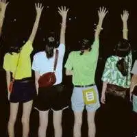 四人闺蜜头像一人一张背影