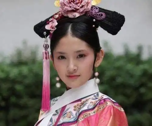 甄嬛过317岁生日,开播12年,3位配角成顶流,2位姐姐上浪姐
