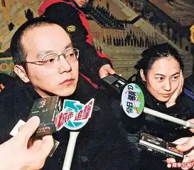 王菲女儿当街激吻女生闺蜜最重要是她开心