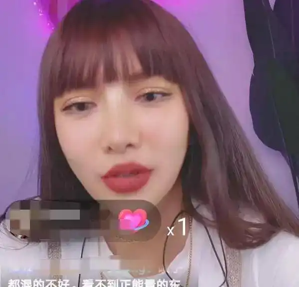 闺蜜直播声称李小璐很会演戏,怒斥网友我没说贾乃亮不好,不要胡说八道