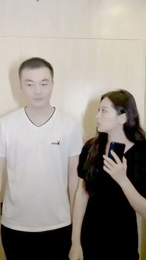 第一次来闺蜜家,男朋友居然向我示爱
