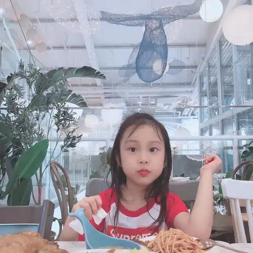 三个有故事的女人董璇李小璐甘薇闺蜜聚会,甜馨越来越美了