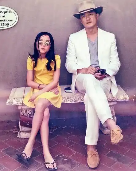 李嫣闺蜜团购物花10万但她两个字就卖了26万