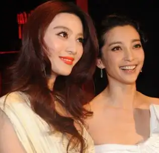郝蕾为黄奕婚变点赞盘娱乐圈反目成仇闺蜜