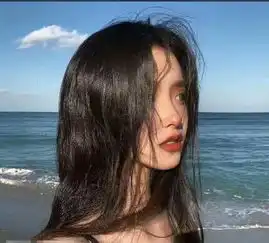 网易云热评一个姑娘最酷的时候,是她心里没有任何喜欢的人
