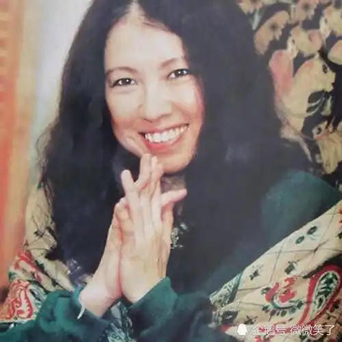 三毛与荷西为何结婚6年都没有一儿半女三毛演讲时含泪说出隐情