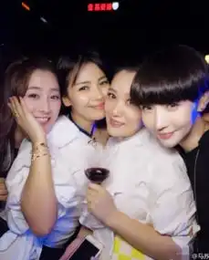 组图马苏晒闺蜜合影为刘涛庆生开心玩亲亲