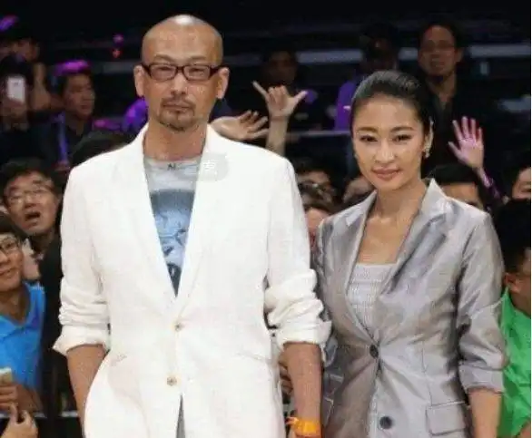 曾与马伊琍相恋5年,娶了她闺蜜,现在两人生活大不相同