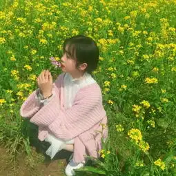 青春值得小姐妹头像整个青春有你的陪伴,很值得