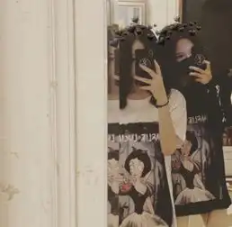王菲女儿李嫣与闺蜜穿同款似双胞胎,两人玩下衣失踪,竹竿腿吸睛