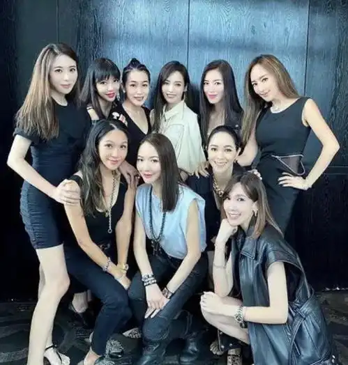 林志颖老婆参加富婆聚会,知名女星稳居c位,而她的位置却很尬