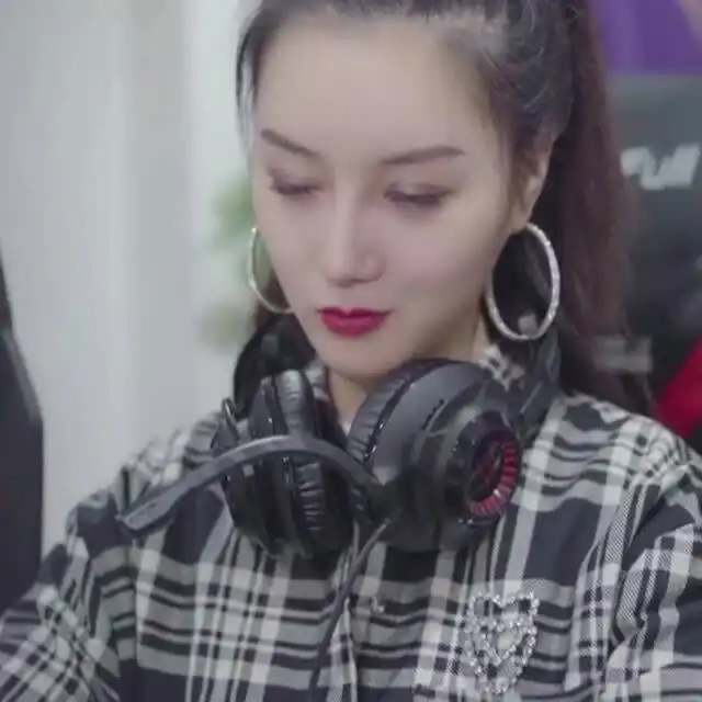 和我打游戏闺蜜觉得无聊,和男生打游戏闺蜜就觉得游戏有趣,你有同款闺蜜吗