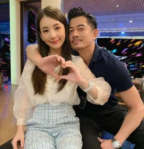 潘玮柏为娇妻庆生,宣云跟圈内多位艺人成闺蜜,尝试做网红博主