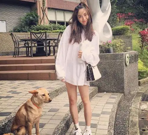 林青霞闺蜜,4次流胎仍生不到儿子,今18岁女儿养全家人