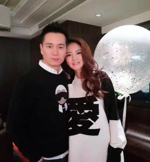 安以轩准男友汪小菲和闺蜜大s结婚,李小璐白长了一张漂亮的脸