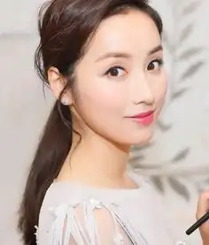 唐嫣闺蜜吕一一语道出演员不易网友人美心善怪不得糖糖喜欢你