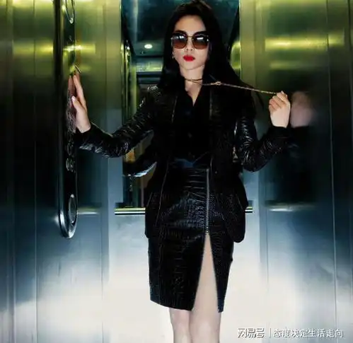 刘涛也玩女王风格了,黑皮短裙搭配黑皮西服变身暗黑女神