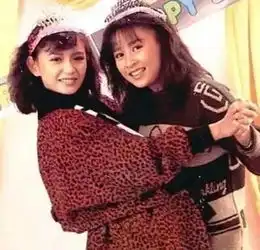 讲述15岁赴港,被黑帮威胁,抢闺蜜男友,嫁豪门失败,这个港漂如今拥有八亿身价搜狐财经搜狐网