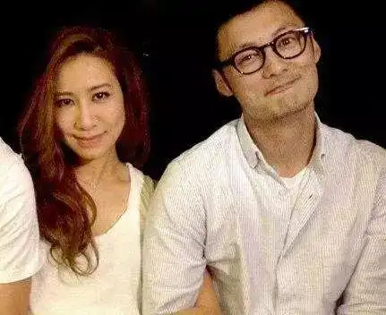 她曾经与余文乐爱得轰烈可惜嫁人后宣布退出乐坛,四会人的歌单都有她