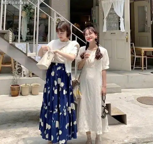 同款同色的闺蜜装太没新意,清新甜美姊妹穿搭,美到爆炸还不撞衫