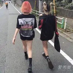 和闺蜜出门逛街这样穿时髦有范儿