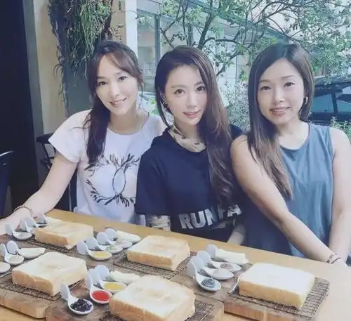 吴佩慈一拖二快闪购物,老态尽显星味全无,为10亿生育金连剖四胎