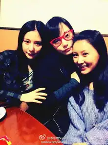 组图李小璐晒闺蜜合照甘薇熊乃瑾亲密相伴