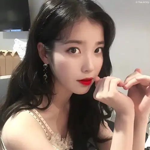 女生头像幸与不幸都会有尽头平平安安就好