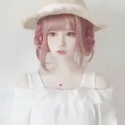 闺蜜头像姐妹一萌一酷2018最新看看那个陪我到白头的人是谁
