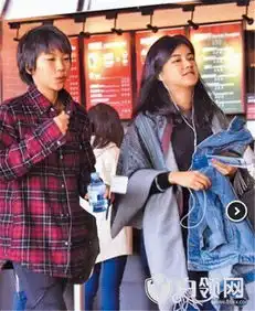 星热点窦靖童是同性恋吗窦靖童承认恋上angelababy服装设计师视频