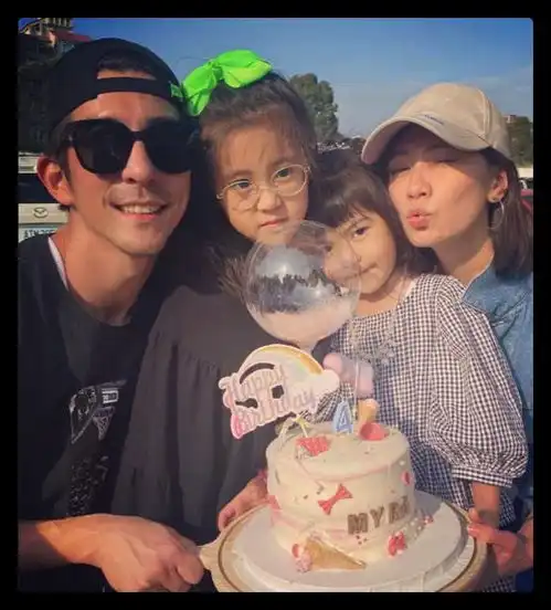 贾静雯老公自曝还想生娃,结婚8年有俩女儿,妻子多次拒绝拼四胎