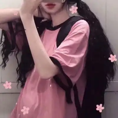 微信头像女生无头半身控,比较清纯学院风的学生