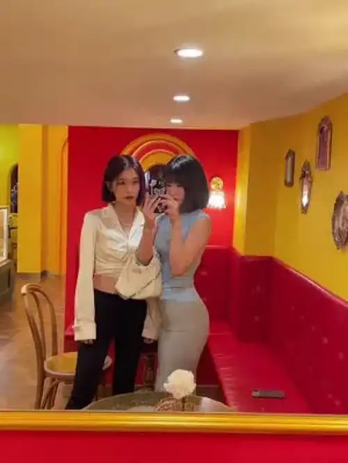 情人节可以没有对象但是不能没有姐妹辣妹穿搭御姐闺蜜