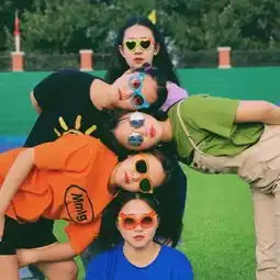 炎炎夏日,怎么能少得了这组比太阳更火热的沙雕闺蜜照