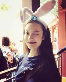 妩媚御姐变身可爱萝莉,倪妮亲身演绎三十而丽