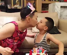 明星萌娃的超级干妈诺一干妈舒淇王菲干女儿小四月