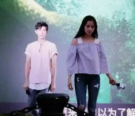 让欧阳娜娜深陷三角恋接替赵丽颖资源,刚出道的他背景要逆天吗