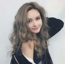 网友找到周扬青整容前照片,脸盘子超大无美感,一双桃花眼超霸气