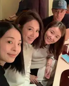 林心如带霍建华见闺蜜,林心如和闺蜜戴同款戒指,霍建华当电灯泡