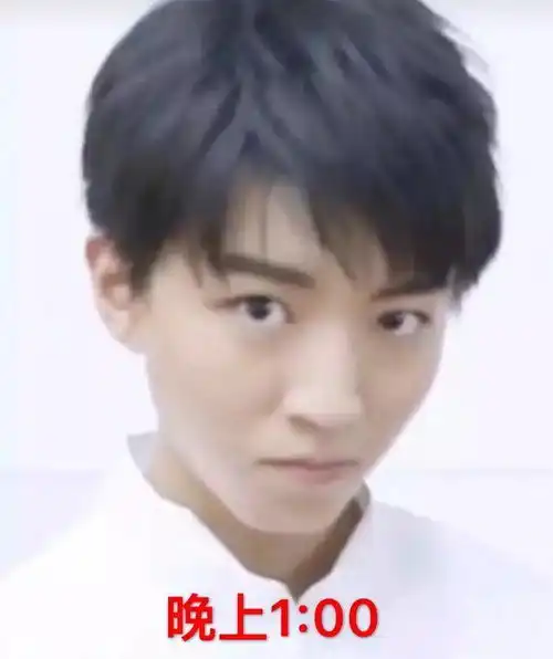 tfboys比赛一分钟不闭眼,王俊凯的瞪眼动图笑死了,新表情包上线