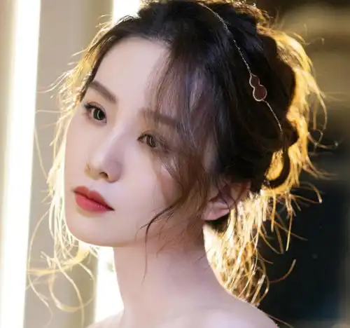 吴奇隆发律师函否认婚变,刘诗诗有什么动静忙事业发广告